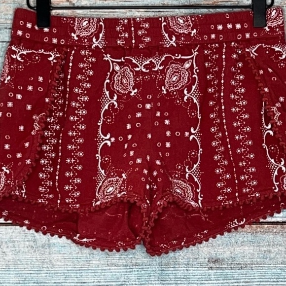 Madewell Shorts XS Boho Pull On Red Bandana Print Scalloped Hem Ruffles Oahu Vtg - Picture 3 of 8